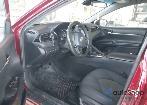 2020 Toyota Camry Le z USA, uszkodzony, nr VIN 4T1C11AK1LU346650